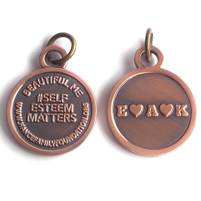 Logo personalizzato all'ingrosso della fabbrica OEM con incisione di piccole etichette in metallo personalizzate per gioielli