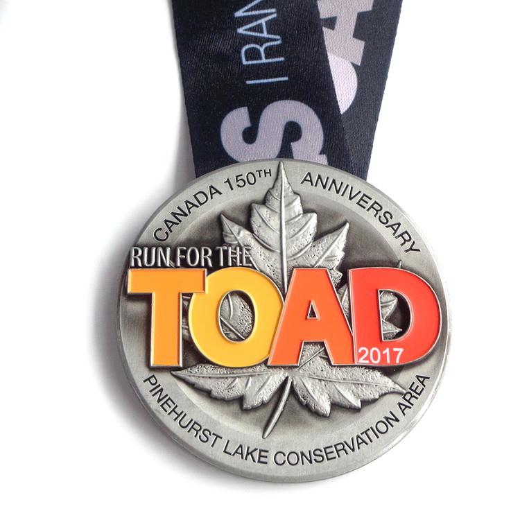 Medaglia sportiva per la maratona da corsa in argento antico con premio in metallo economico personalizzato di alta qualità