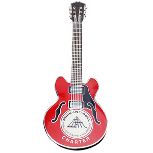 Promozione Spilla da risvolto a forma di chitarra con smalto sintetico personalizzato per souvenir