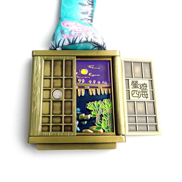 2023 Souvenir in metallo placcato personalizzato Regalo in argento Personalizzato Die Stamps Medaglie