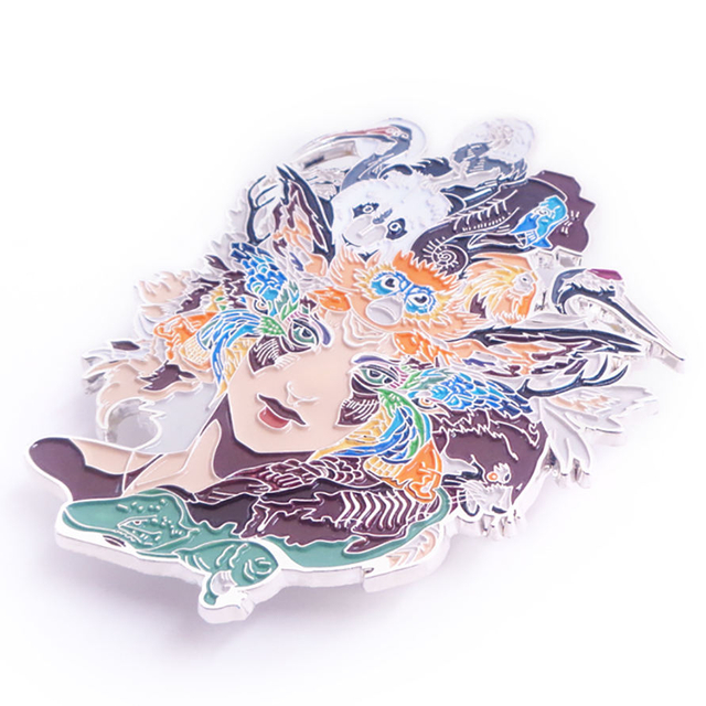 Distintivo di spilla in smalto duro grande personalizzato Anime